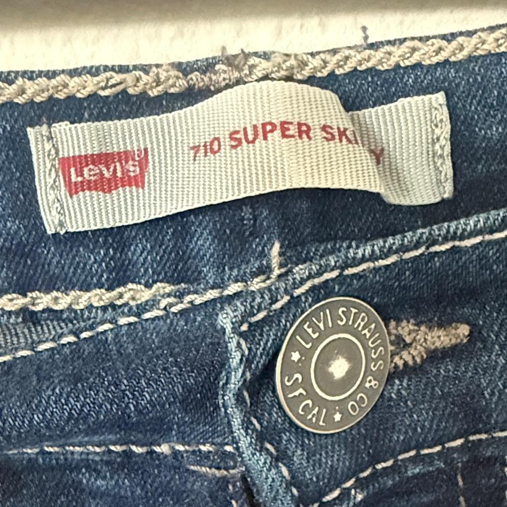 Levi's 710 Super Skinny Jeans Girl’s Sz 14 - Picture 2 of 7